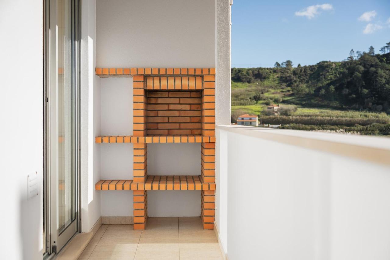 Ocean Getaway - Private Parking And Sea View Lägenhet Nazaré Exteriör bild